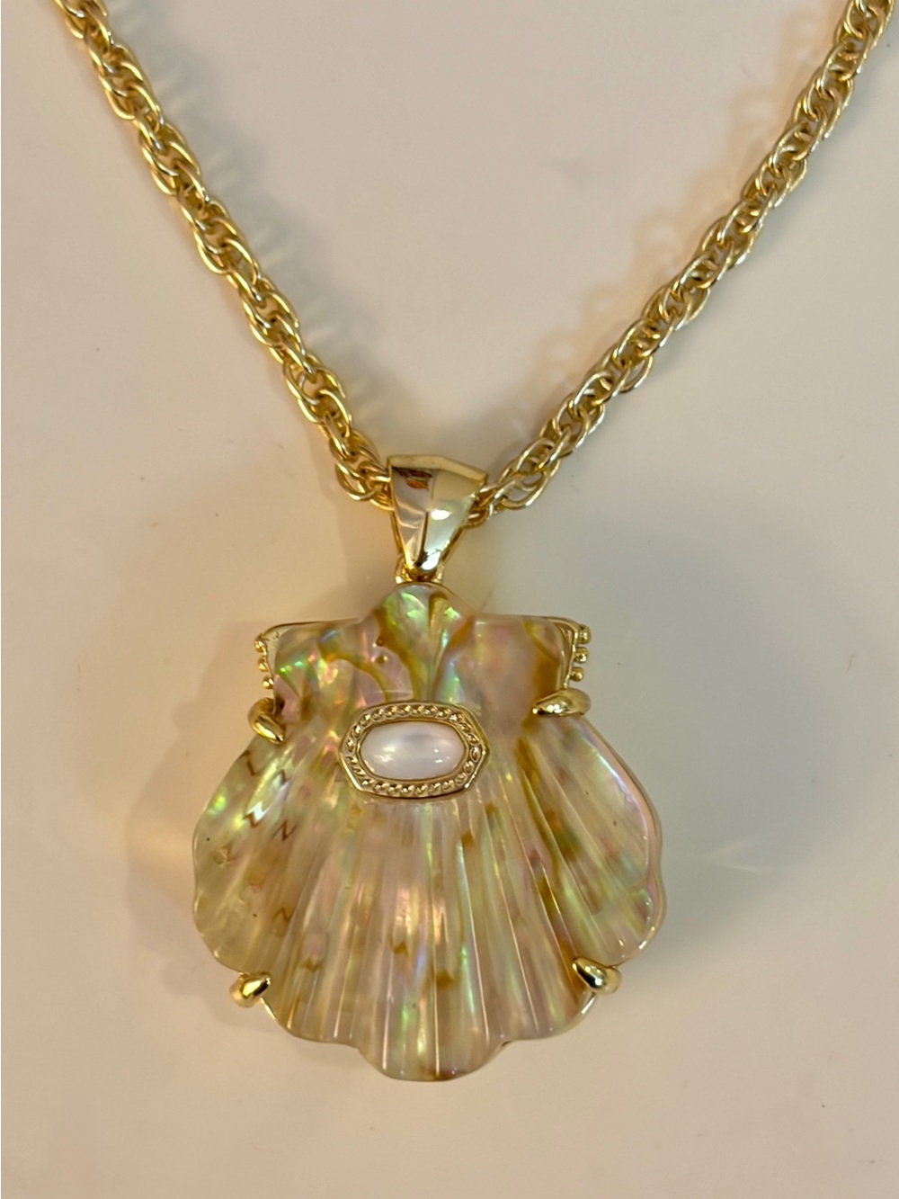 Kendra Scott Gold Iridescent Shell Pendant Necklace